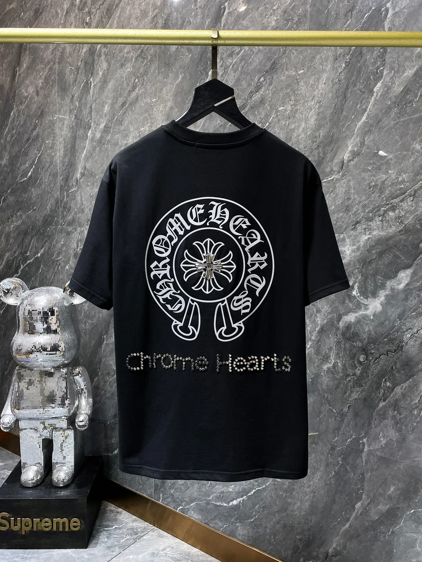 P186 New Chrome Hearts 25ss engraving film hot diamond high version for summer! High-weight, environmentally friendly and high-quality top-quality fabrics 260g~270g Cromat's Sanskrit cross-engraved film, hot-drilled, hand-buttoned short sleeves, counter synchronization, replica version 1:1 Recommended color: black, white, size: S, M, L, XL